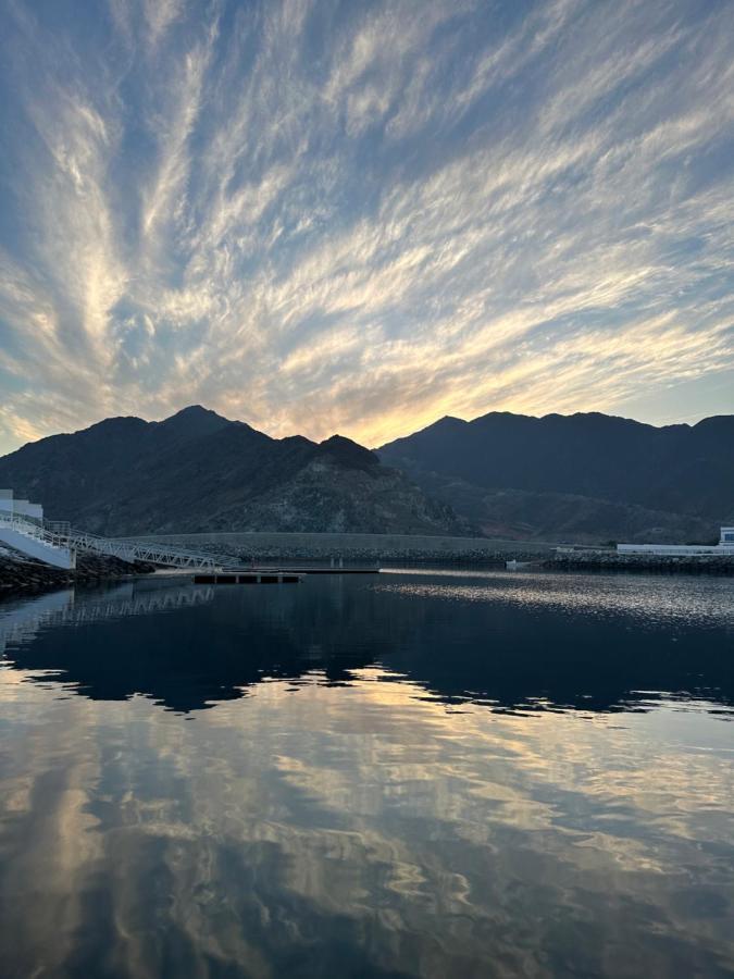 Al Dana Sea View Villa Fujairah Ngoại thất bức ảnh
