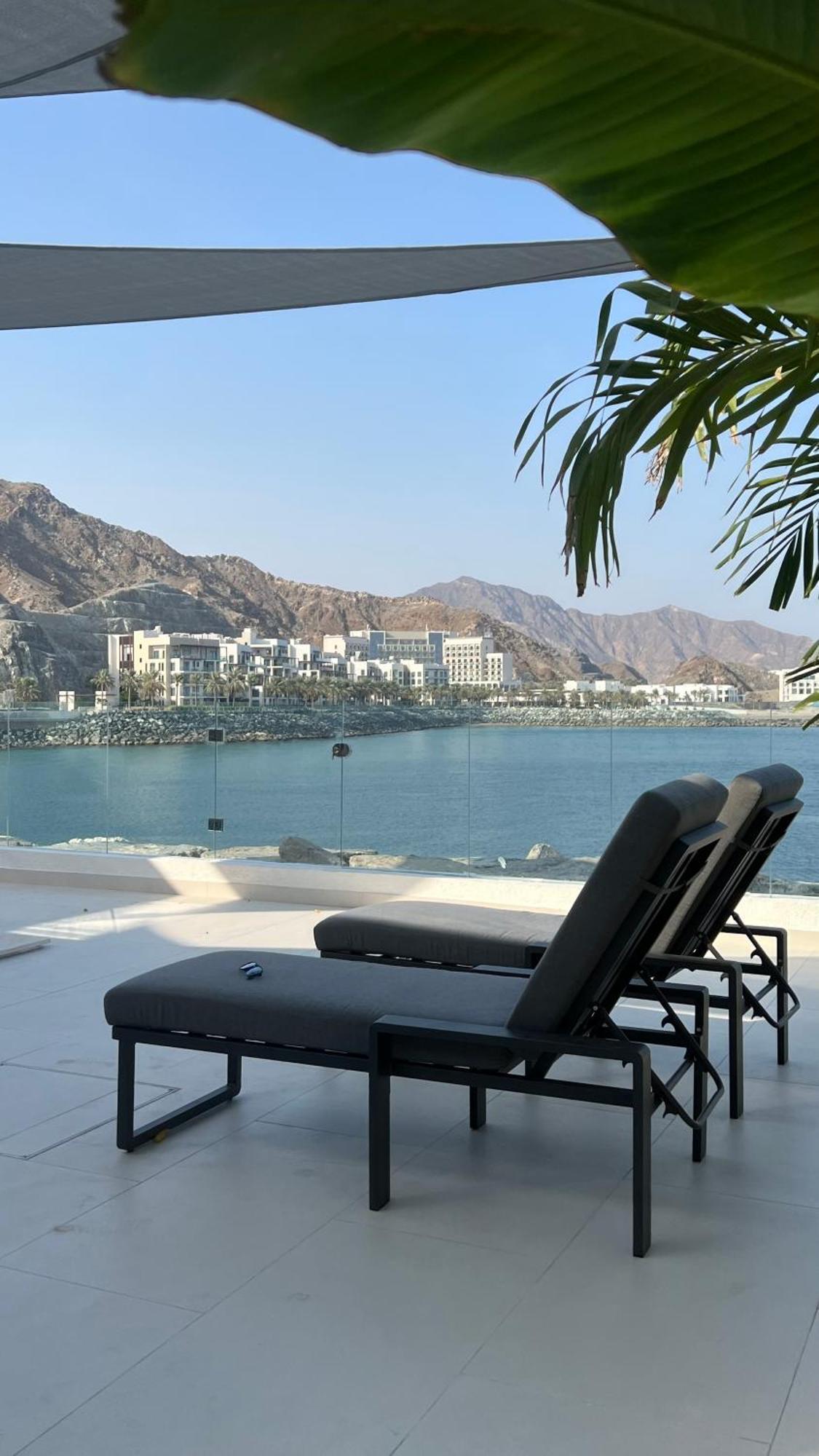 Al Dana Sea View Villa Fujairah Ngoại thất bức ảnh