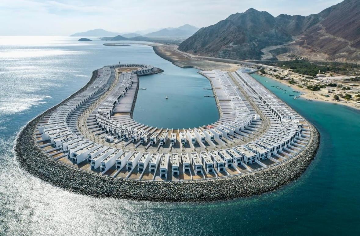 Al Dana Sea View Villa Fujairah Ngoại thất bức ảnh